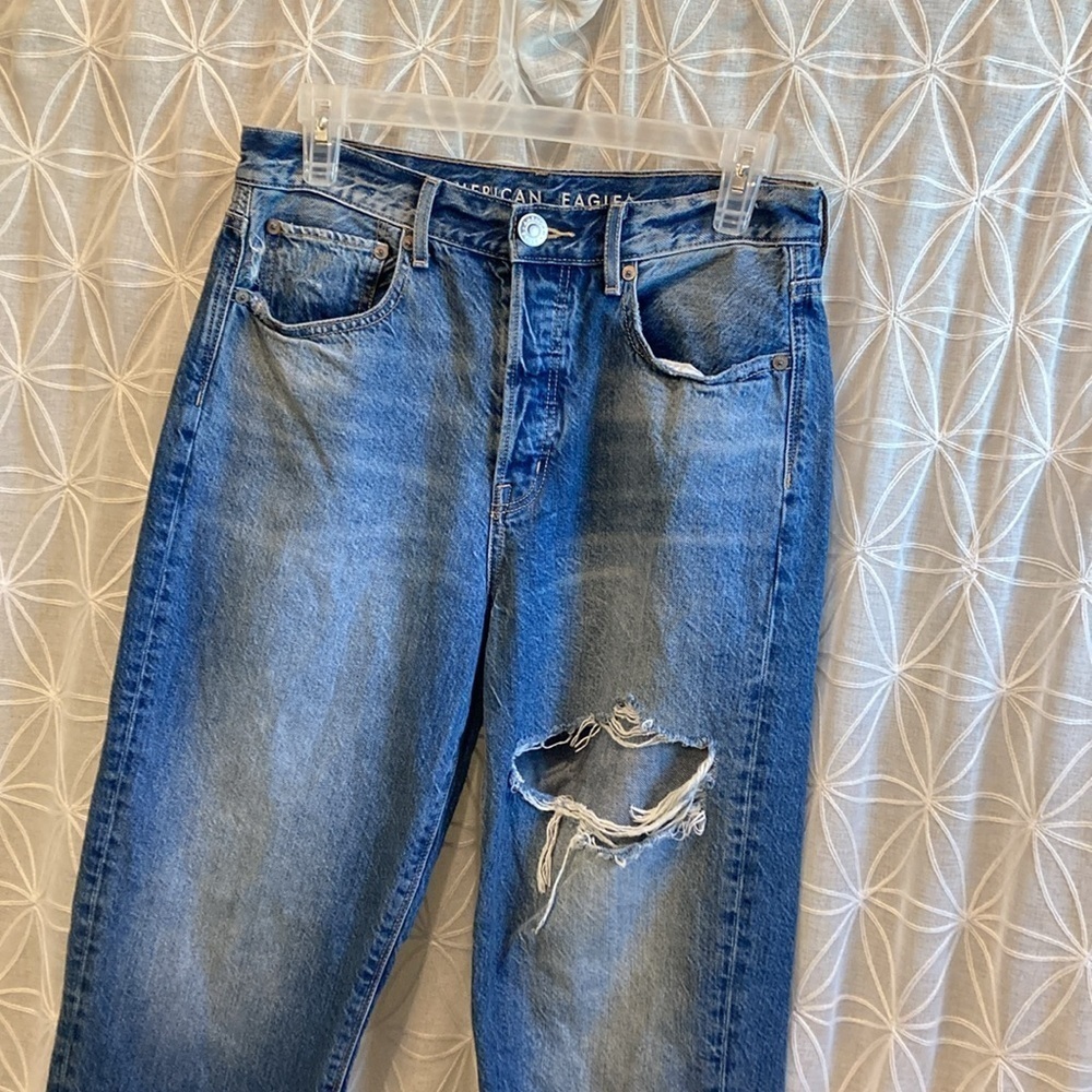 American Eagle 90’s Boyfriend Jeans - Picture 3 of 11